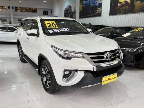 TOYOTA HILUX SW4 2.8 SRX DIAMOND 4X4 7 LUGARES 16V TURBO INTERCOOLER DIESEL 4P AUTOMÁTICO TOYOTA HILUX SW4 2.8 SRX DIAMOND 4X4 7 LUGARES 16V TURBO INTERCOOLER DIESEL 4P AUTOMÁTICO